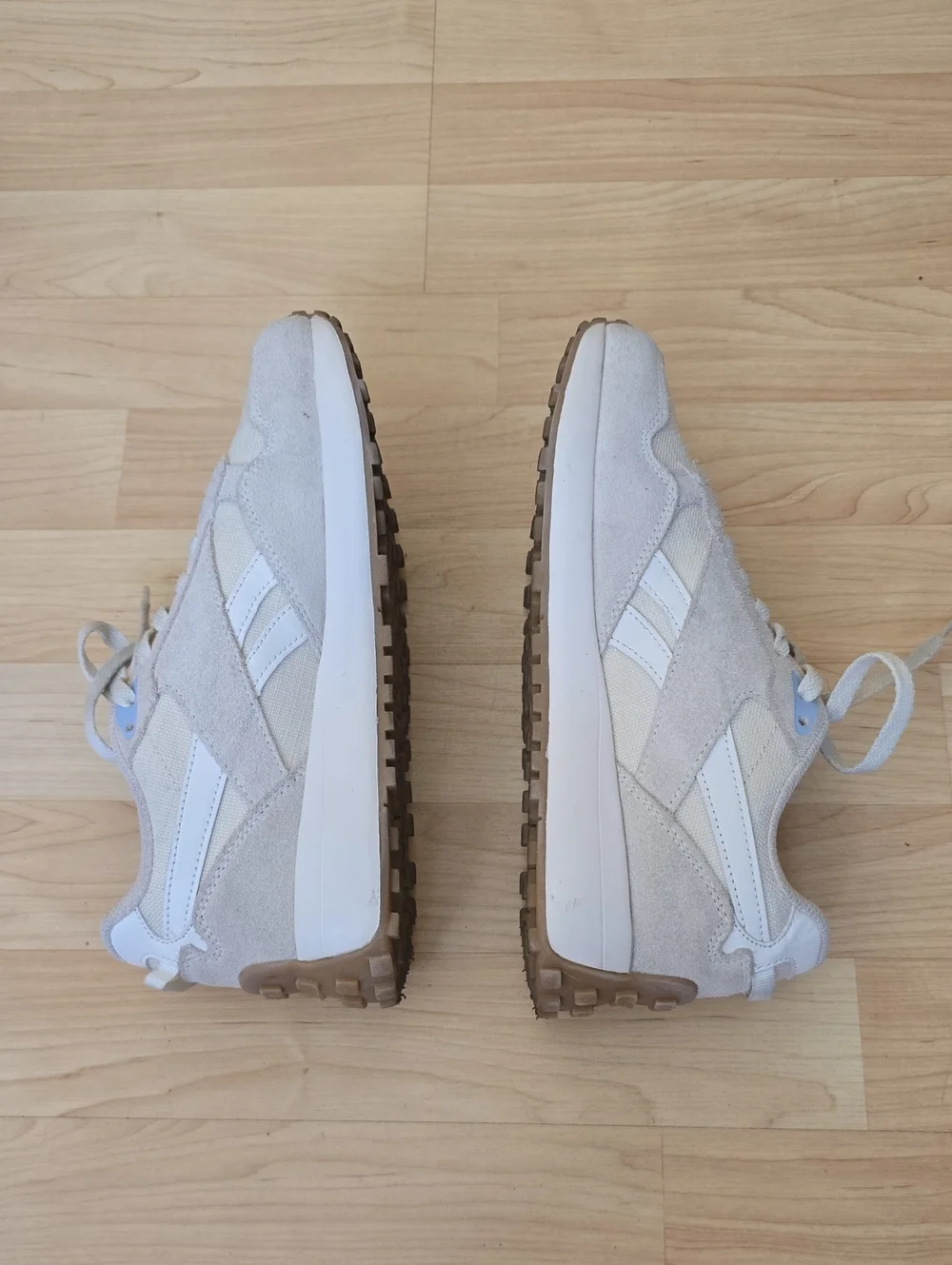 Reebok Women's Light Gray/Light Blue/Cream Retro Sneakers Size 7.5